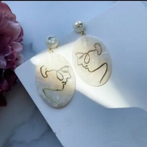 White Silhouette Earrings - light